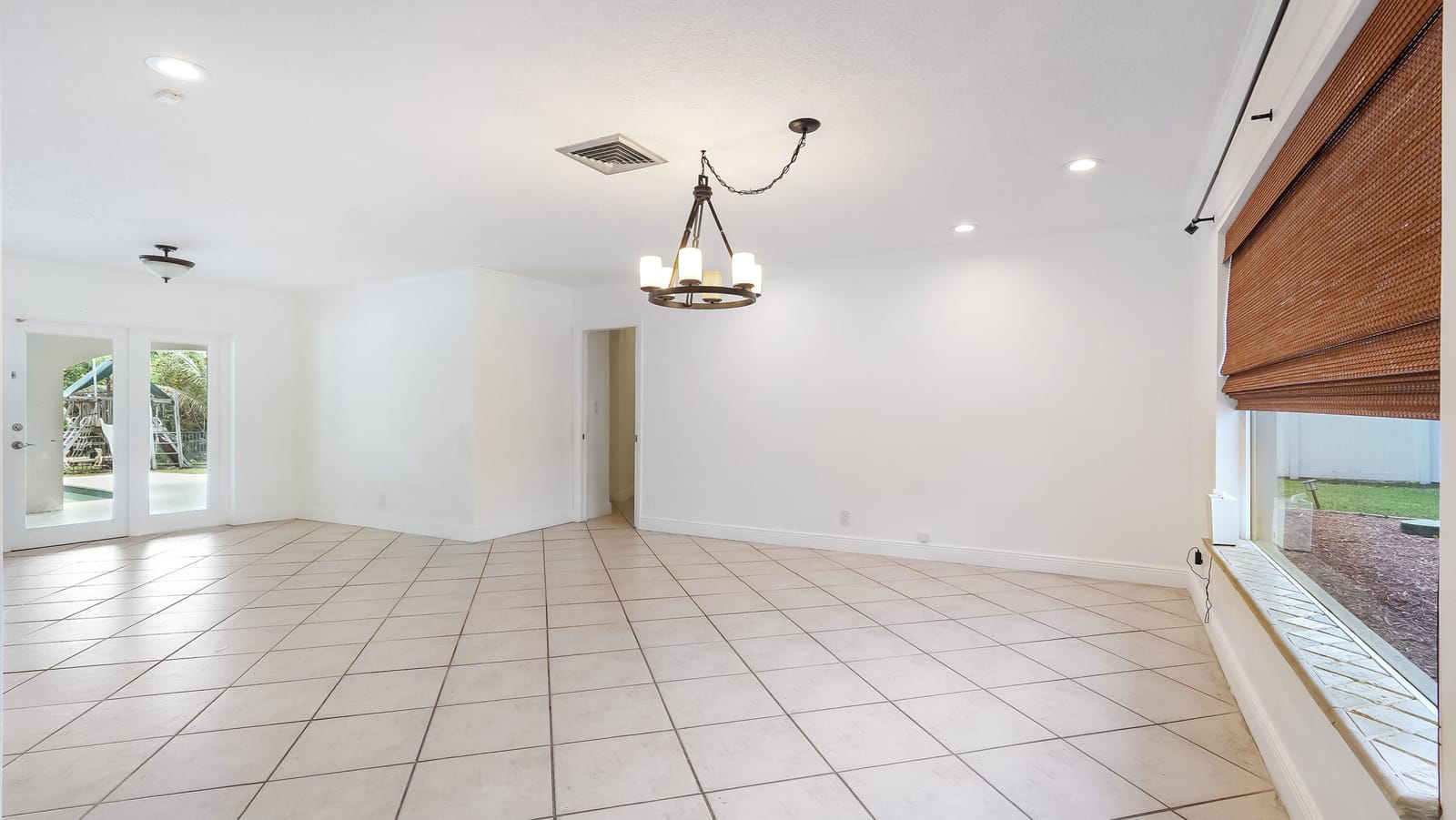 1120 E Tropical Way, Plantation, FL 33317 photo 4