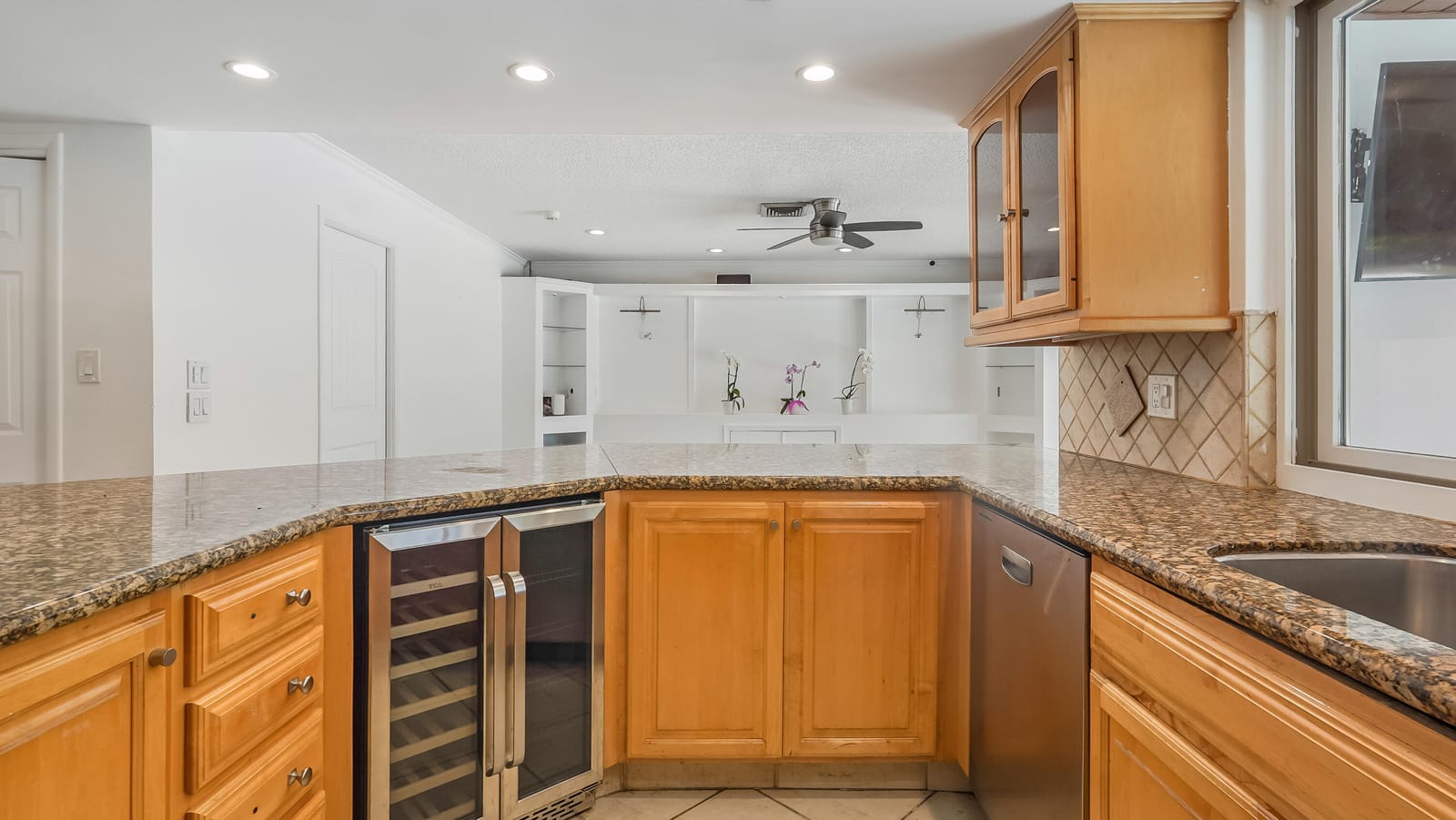 1120 E Tropical Way, Plantation, FL 33317 photo 7