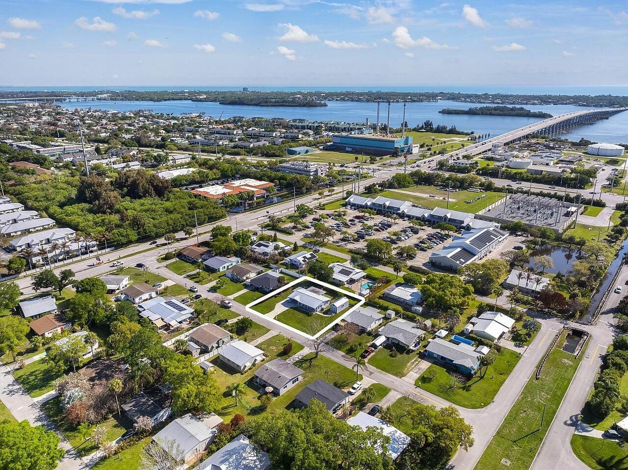 1640 4th Avenue, Vero Beach, FL 32960 photo 2