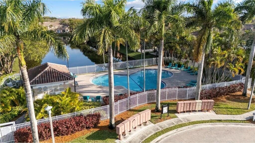 4091 NW 91st Terrace, Sunrise, FL 33351 photo 4