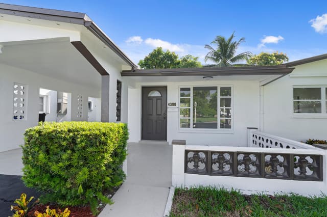 4300 NW 45th Terrace, sold in Oakland Estates 1st Sec, Lauderdale Lakes, FL