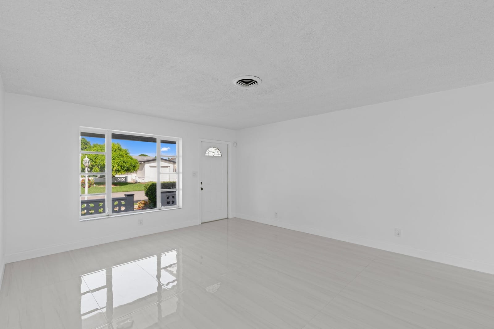 4300 NW 45th Terrace, Lauderdale Lakes, FL 33319 photo 7