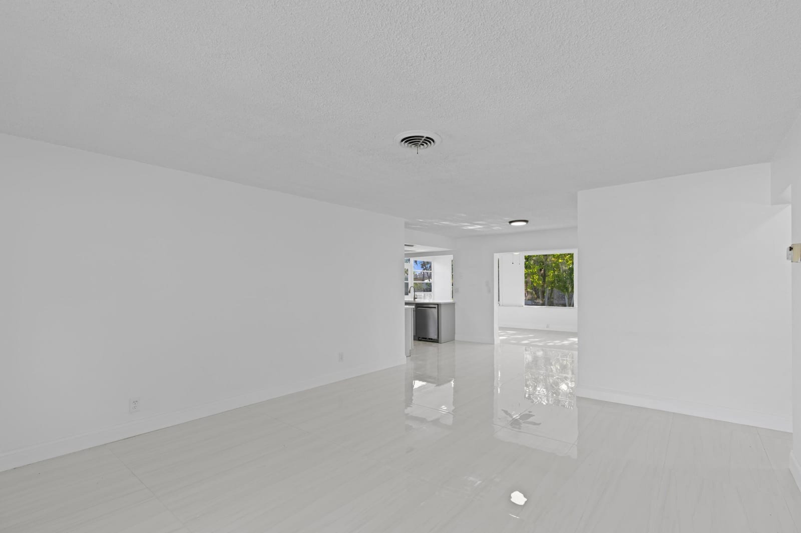 4300 NW 45th Terrace, Lauderdale Lakes, FL 33319 photo 9