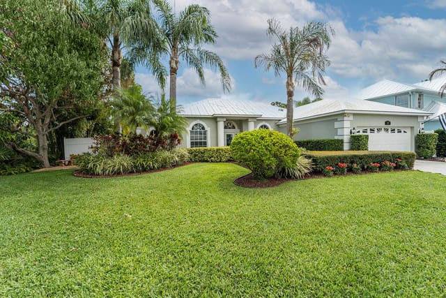 527 NW Bellworth Place, sold in Pineapple Plantation (Aka Pines), Jensen Beach, FL