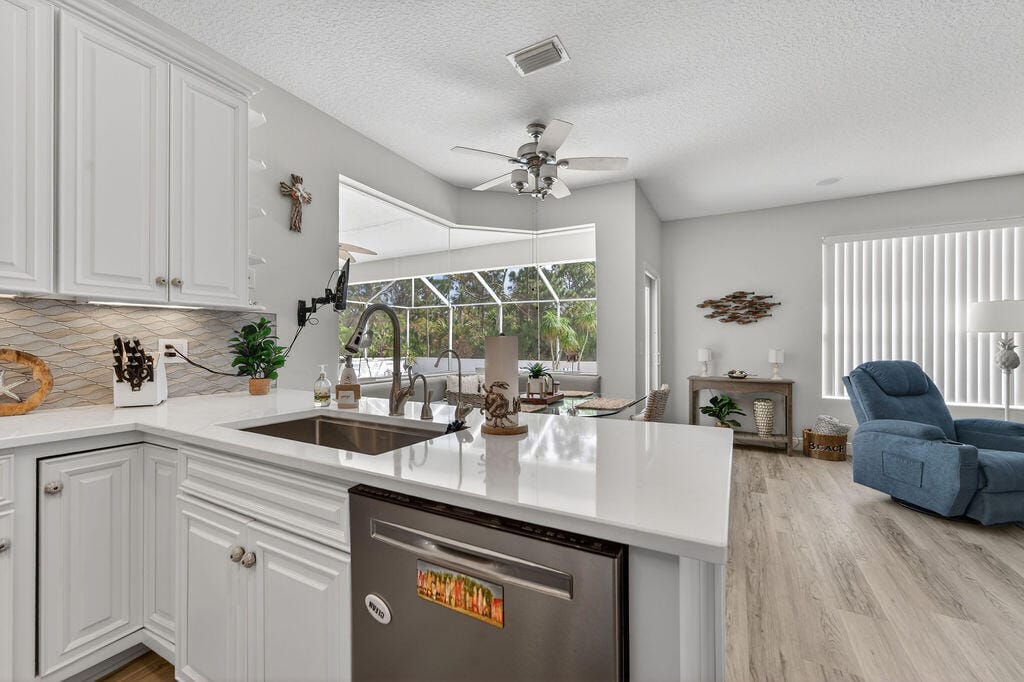 527 NW Bellworth Place, Jensen Beach, FL 34957 photo 17