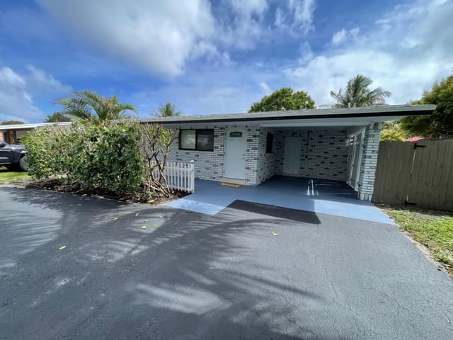 770 NW 40th Street, sold in Lloyd Estates, Oakland Park, FL
