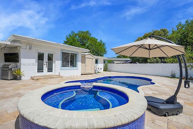 30 Bentley Drive, sold in Rev Of Rev Fec Addn Hiale, Miami Springs, FL