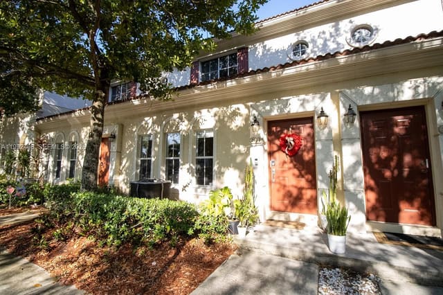 2607 SW 99th Way, Miramar, FL 33025