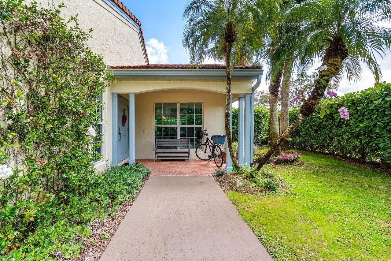 2320 Las Casitas Drive, Wellington, FL 33414, Wellington