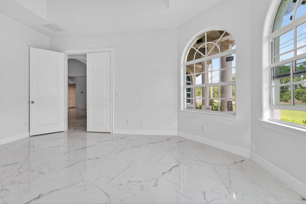 376 SW Paar Drive — photo 10