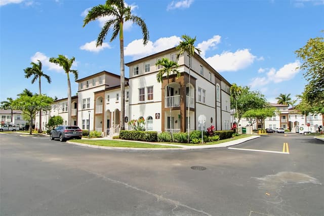 4341 SW 160th Avenue 106, sold in Courtyards Two Condo, Miramar, FL