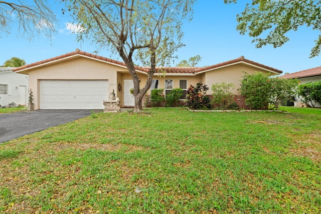 10805 NW 40th Street, sold in Windings, Coral Springs, FL