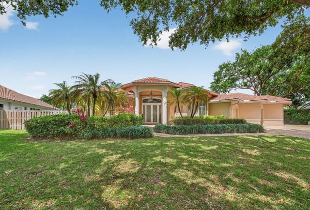 5921 NW 61st Manor, sold in Countrys Point 119-29 B, Parkland, FL
