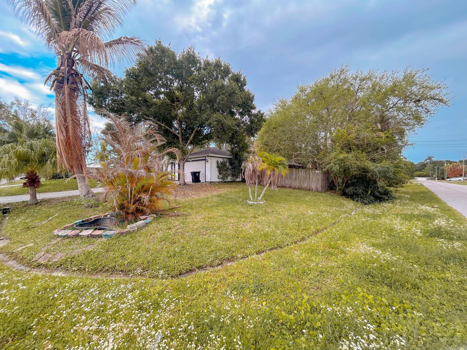 1898 SW Lofgren Avenue — photo 8