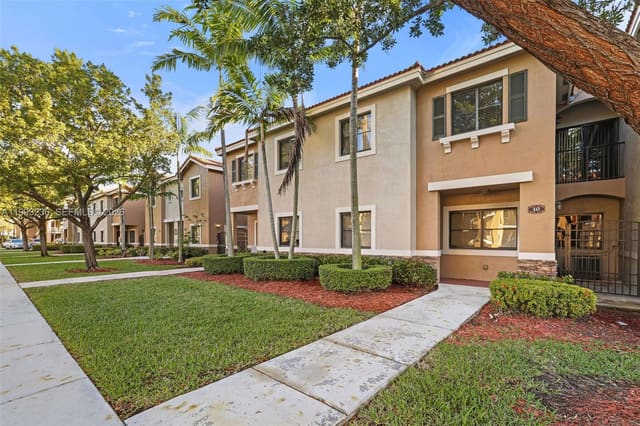 22721 SW 88th Place 10-19, Cutler Bay, FL 33190