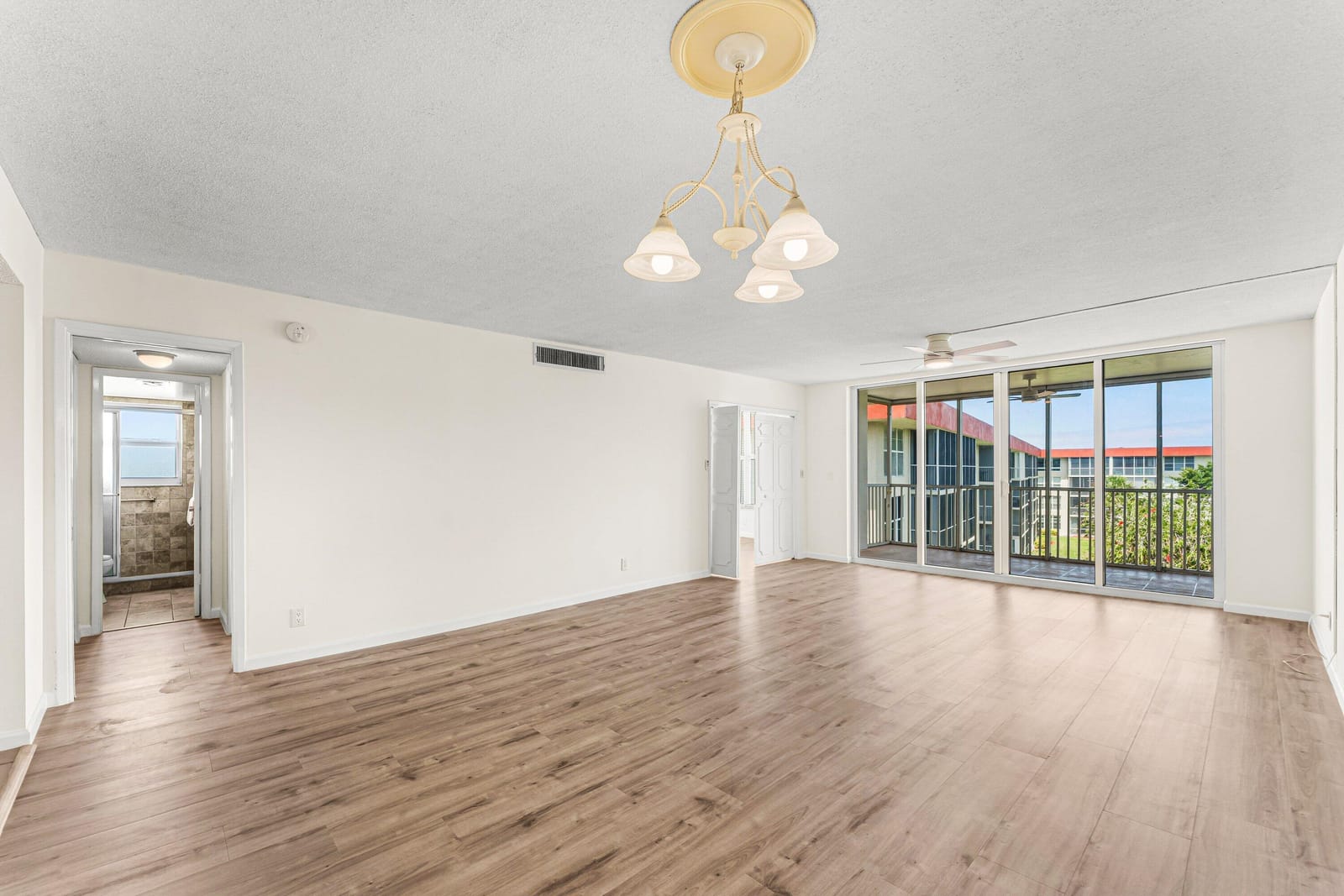 3100 NE 48th Court 415 — photo 4