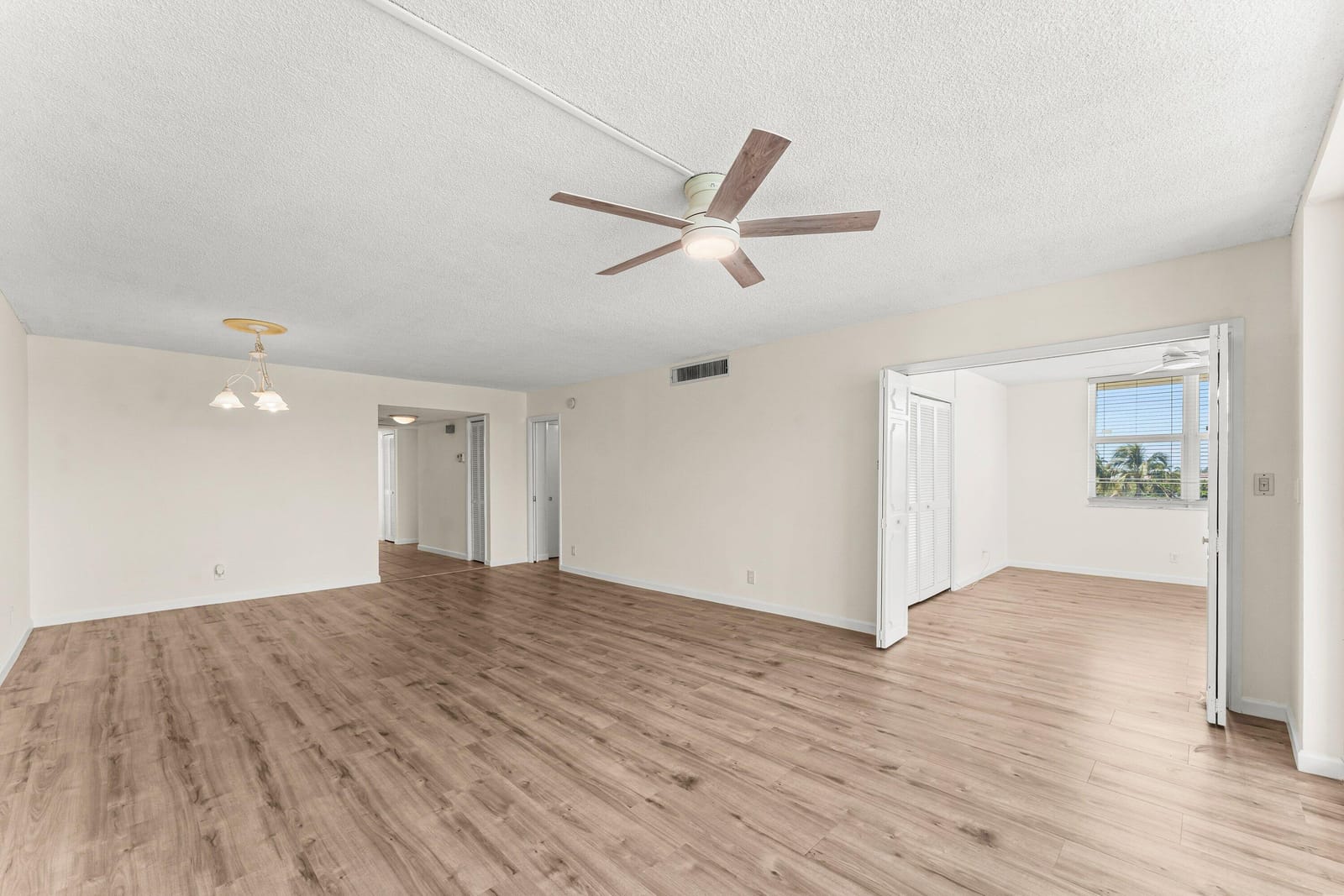 3100 NE 48th Court 415 — photo 5