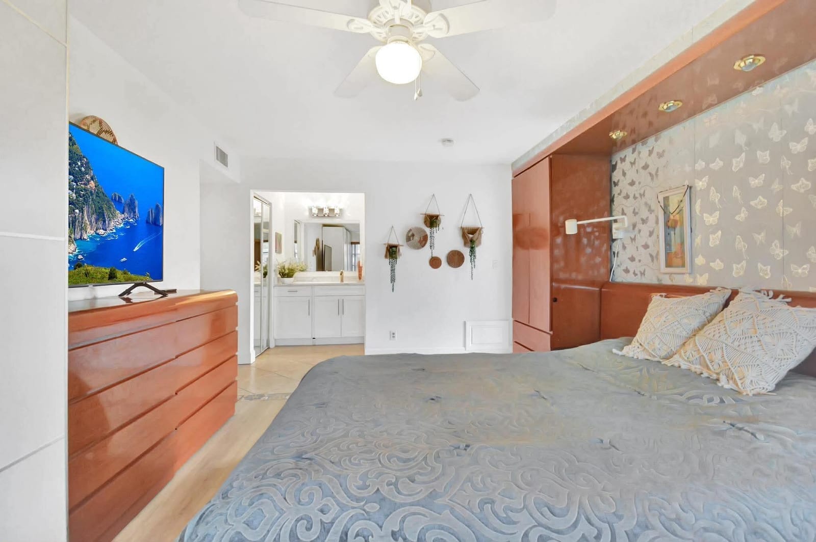 1232 Club Drive W D — photo 4
