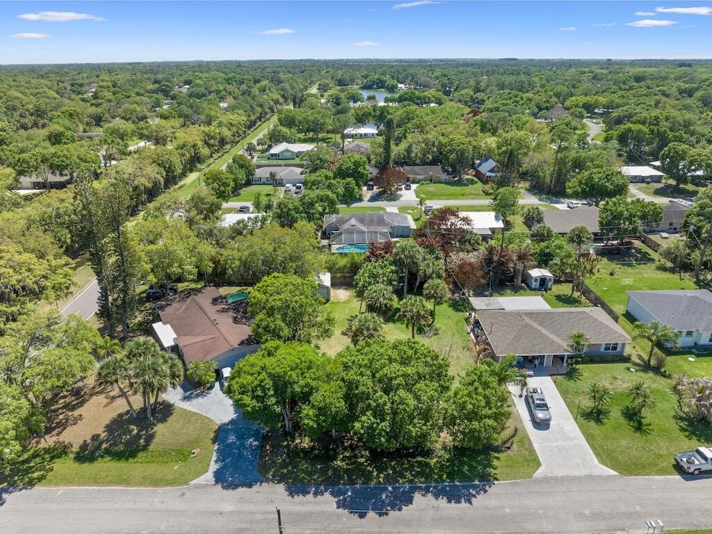 8103 Coquina Avenue, Fort Pierce, FL 34951 photo 2