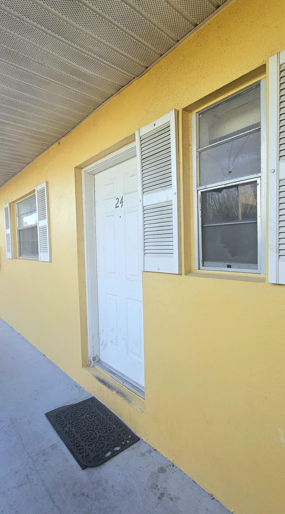 1505 Crescent Circle B24, West Palm Beach, FL 33403, West Palm Beach