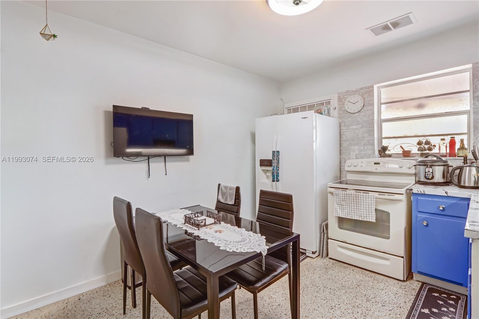 3675 NW 5th Street, Miami, FL 33125 photo 8
