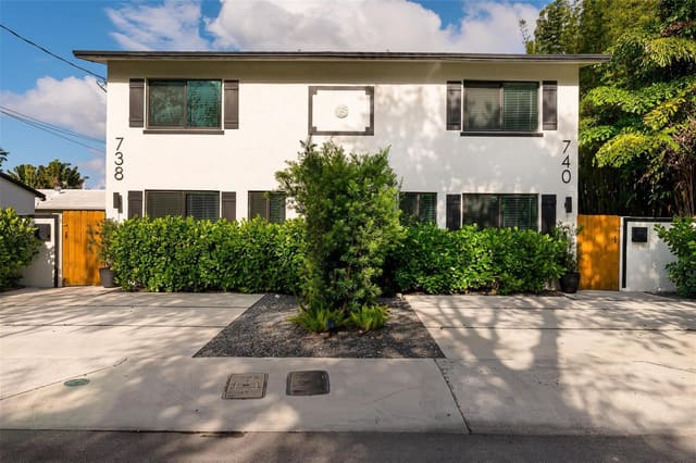 740 NE 17th Avenue, sold in Victoria Courts, Fort Lauderdale, FL