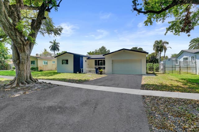 5211 SW 91st Terrace, sold in Cooper Colony Estates Sec 2-A, Cooper City, FL