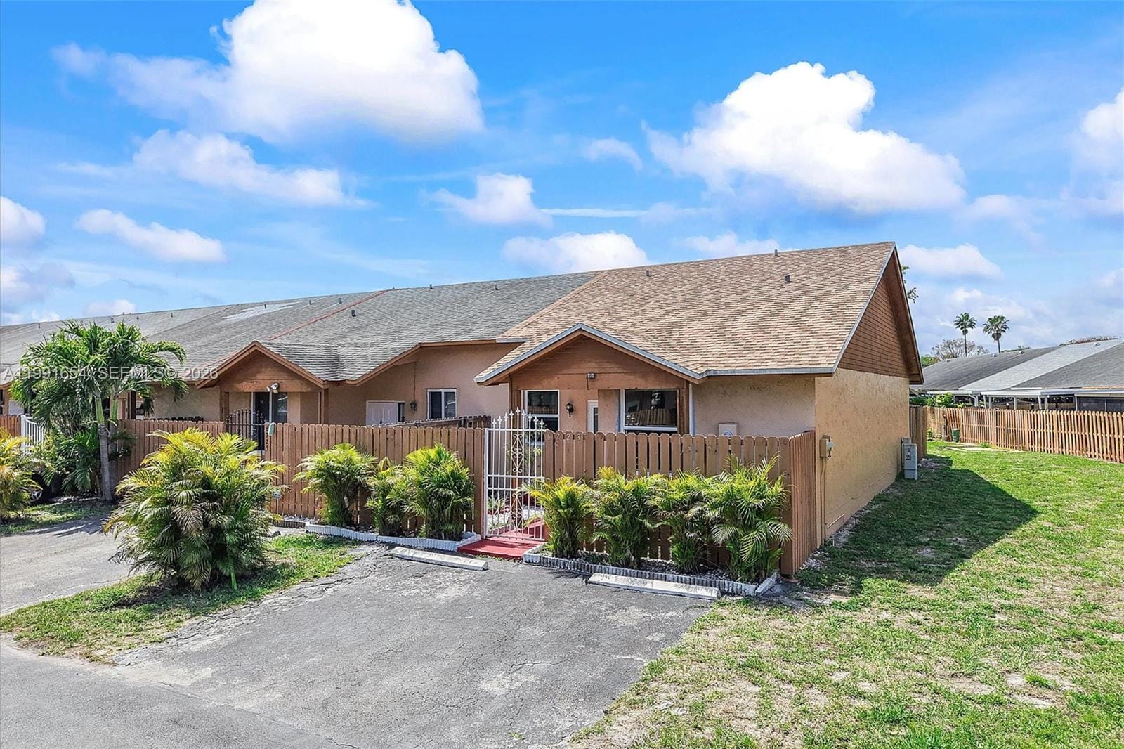 6723 NW 188th Terrace, Hialeah, FL 33015 photo 2