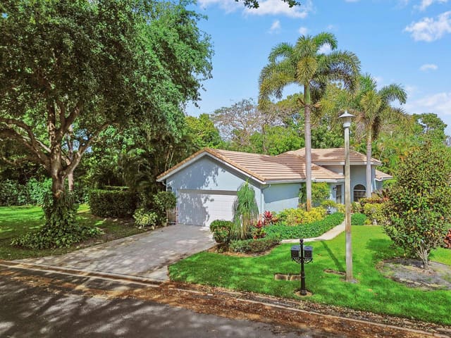 292 Sherwood Forest Drive, sold in Sherwood Forest, Delray Beach, FL