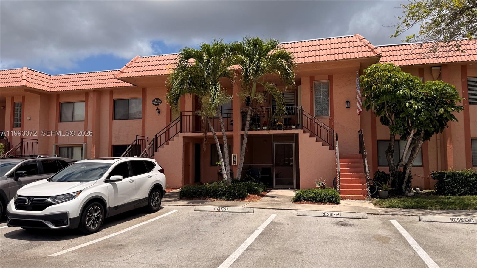 231 Lakeview Drive 204, Weston, FL 33326, Weston