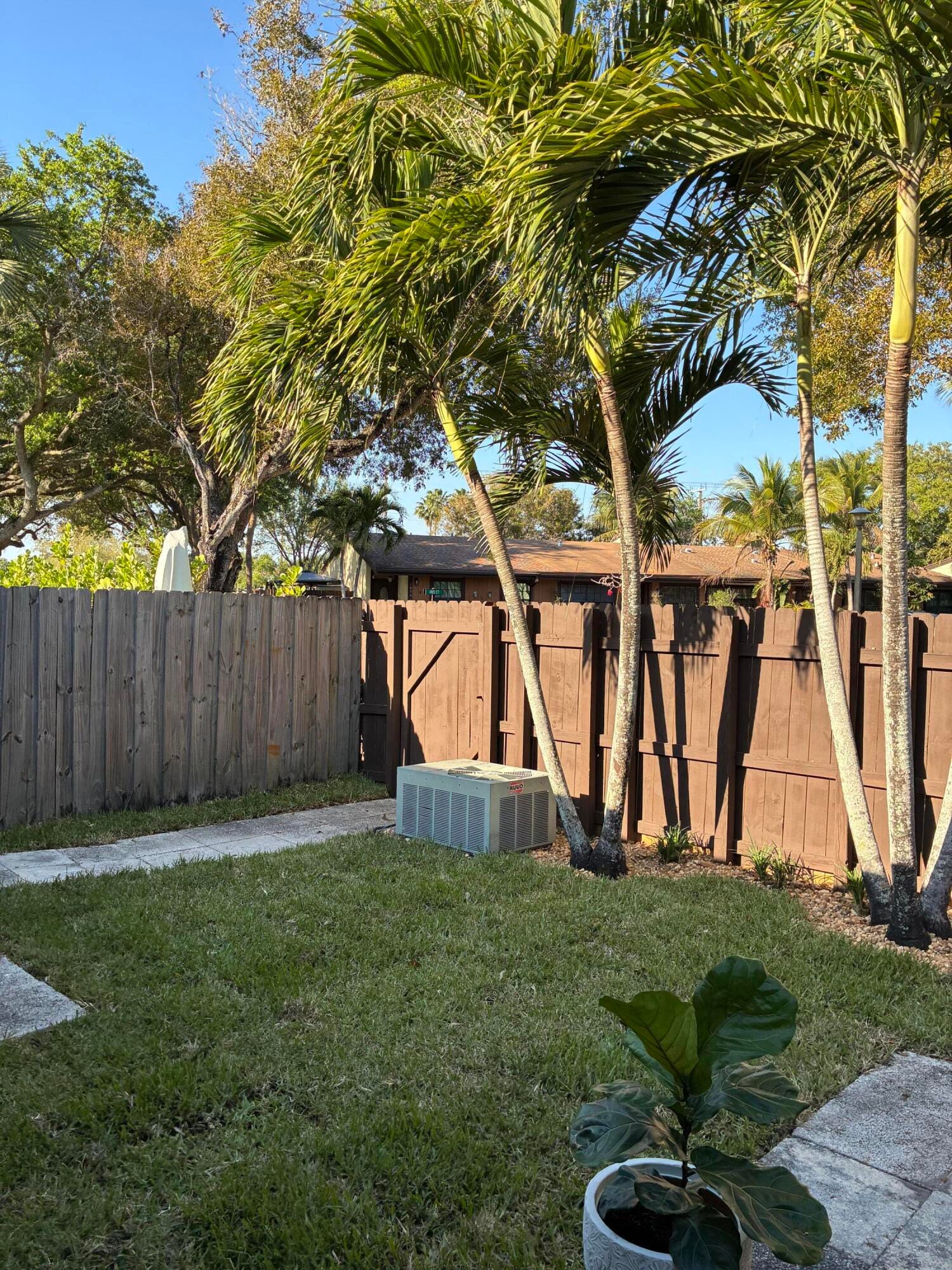 2301 Buttonwood Avenue, Pembroke Pines, FL 33026 photo 12