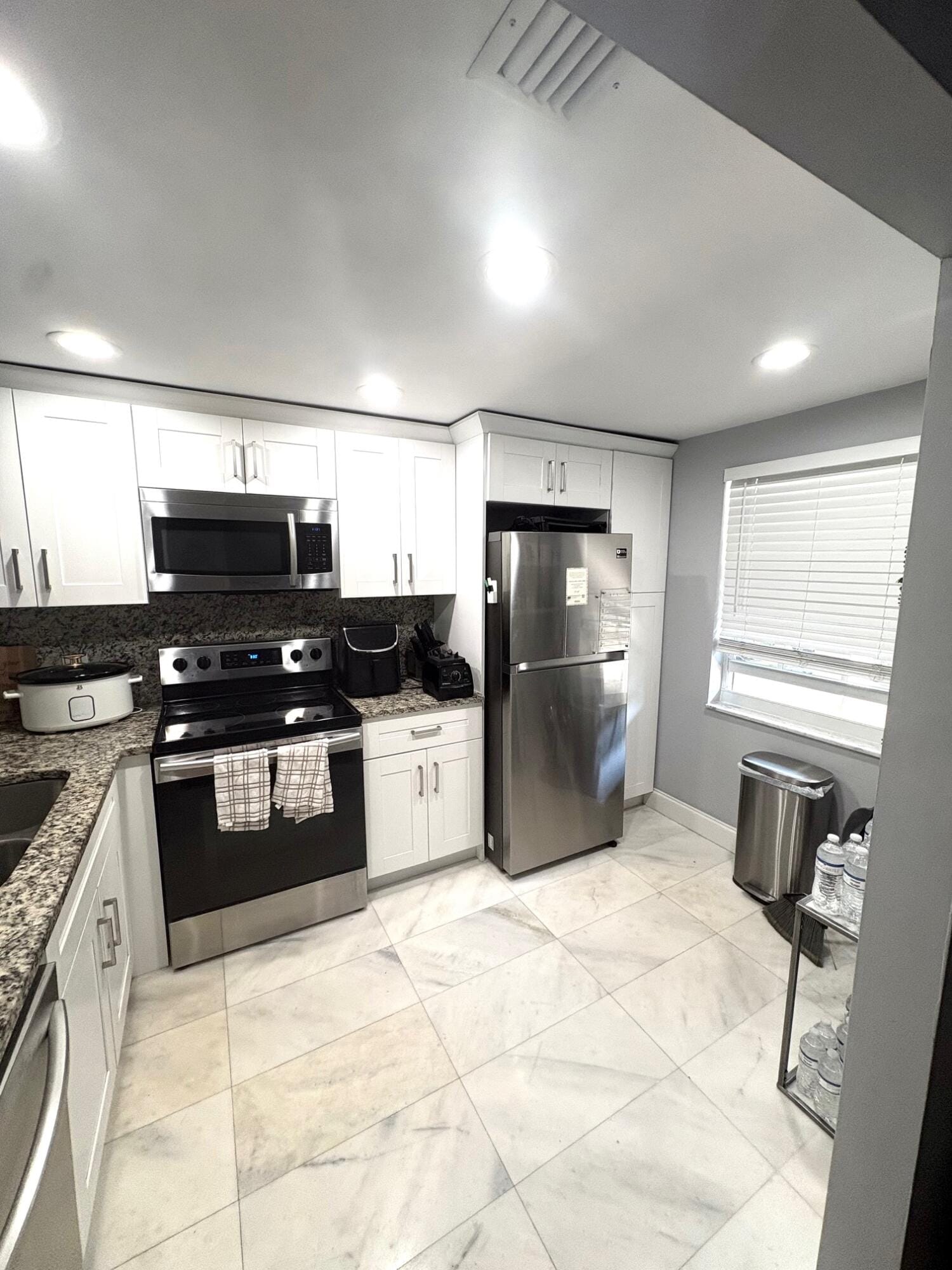 605 Oaks Drive 304 — photo 3