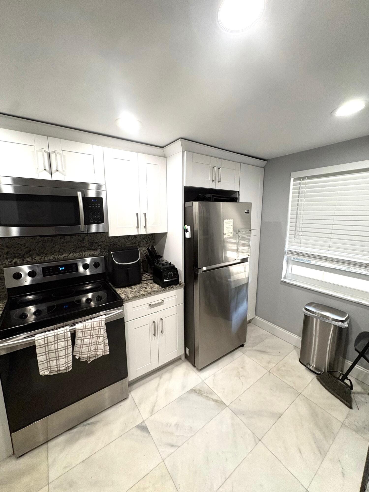 605 Oaks Drive 304 — photo 4