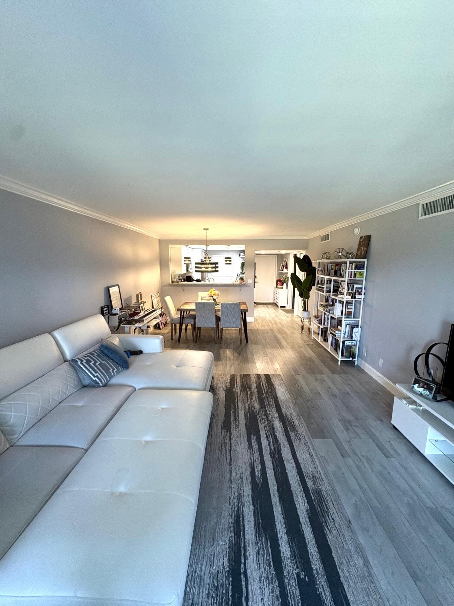 605 Oaks Drive 304 — photo 5