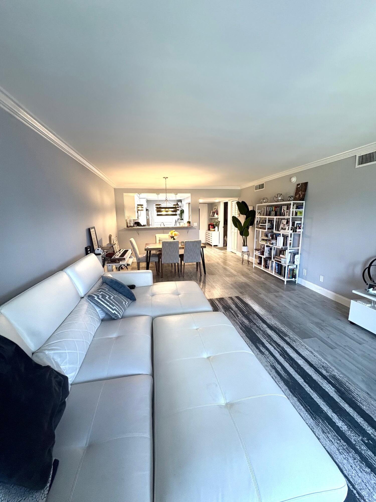 605 Oaks Drive 304 — photo 8