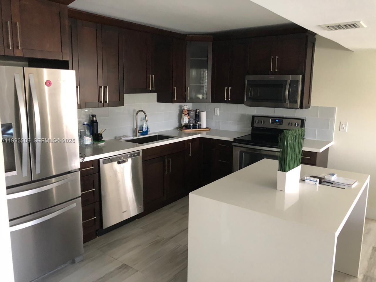 7135 Collins Avenue 525, Miami Beach, FL 33141, Miami Beach