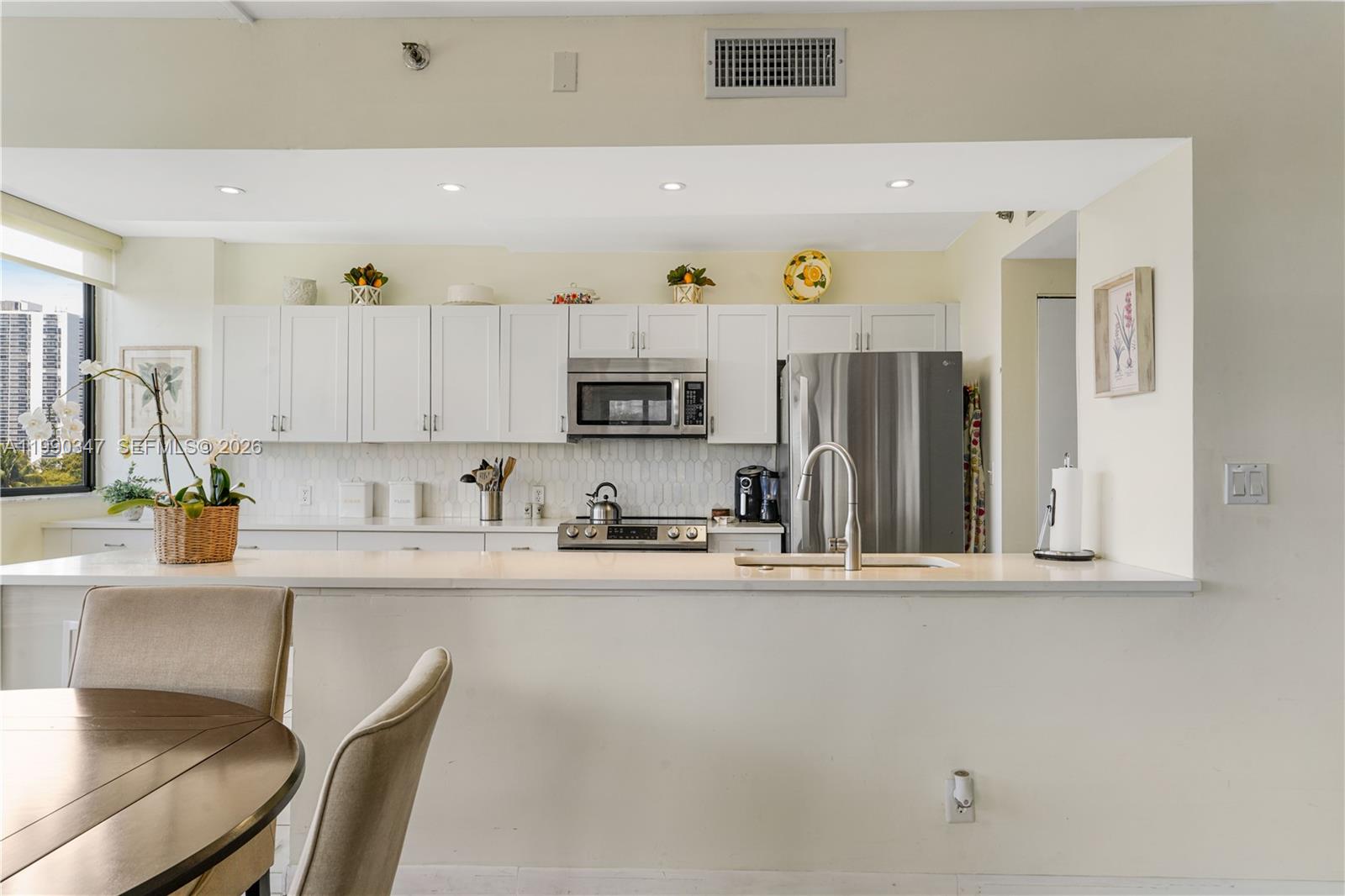 20185 E Country Club Drive 405, Aventura, FL 33180, Aventura