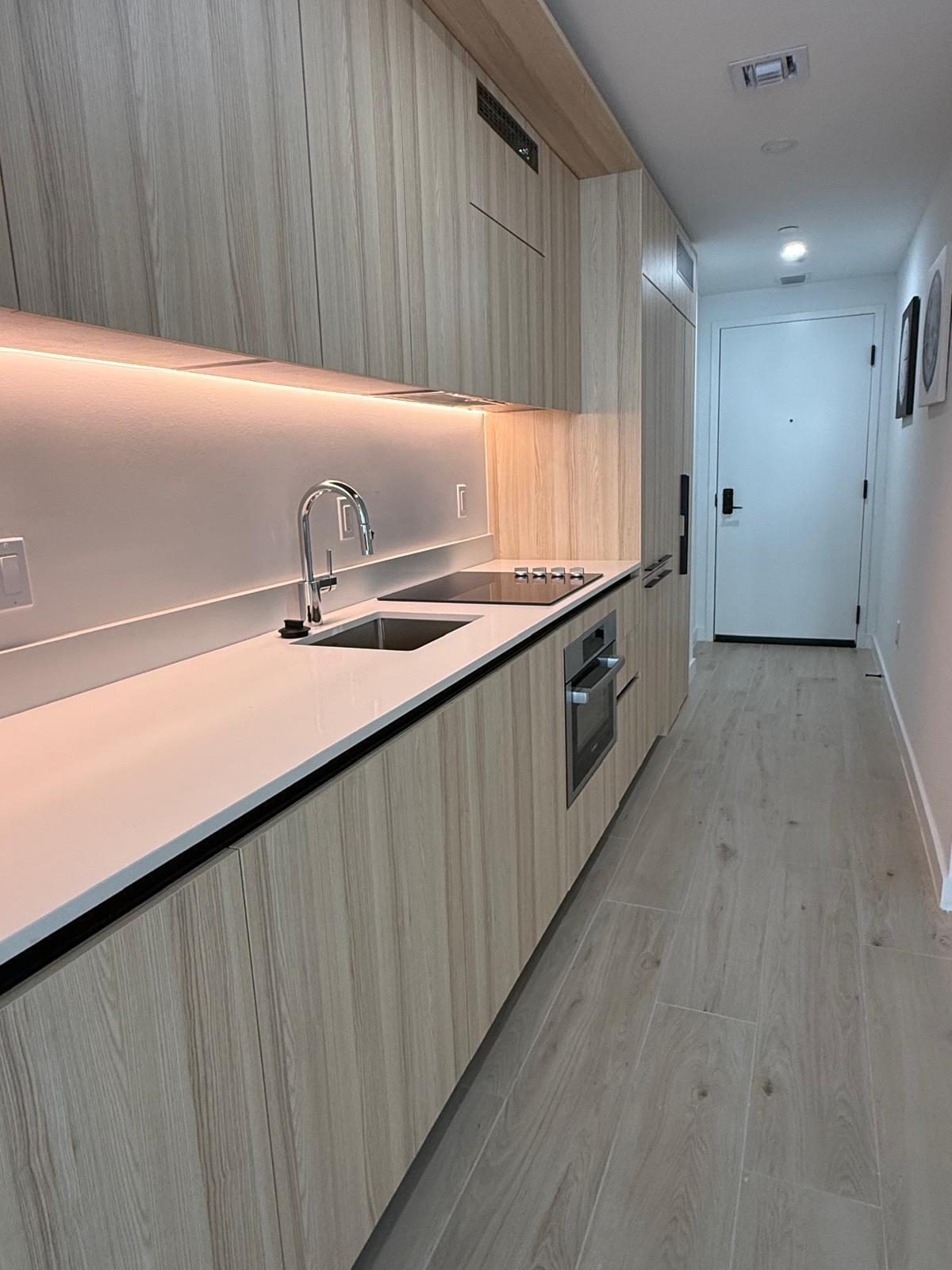 225 N Miami Avenue 910 — photo 3