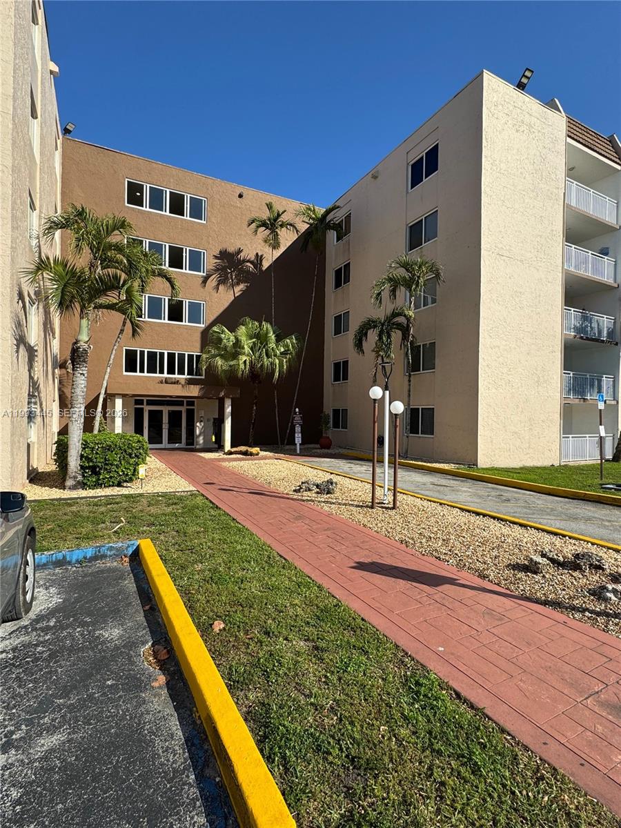 6960 Miami Gardens Drive 2516, Hialeah, FL 33015, Hialeah