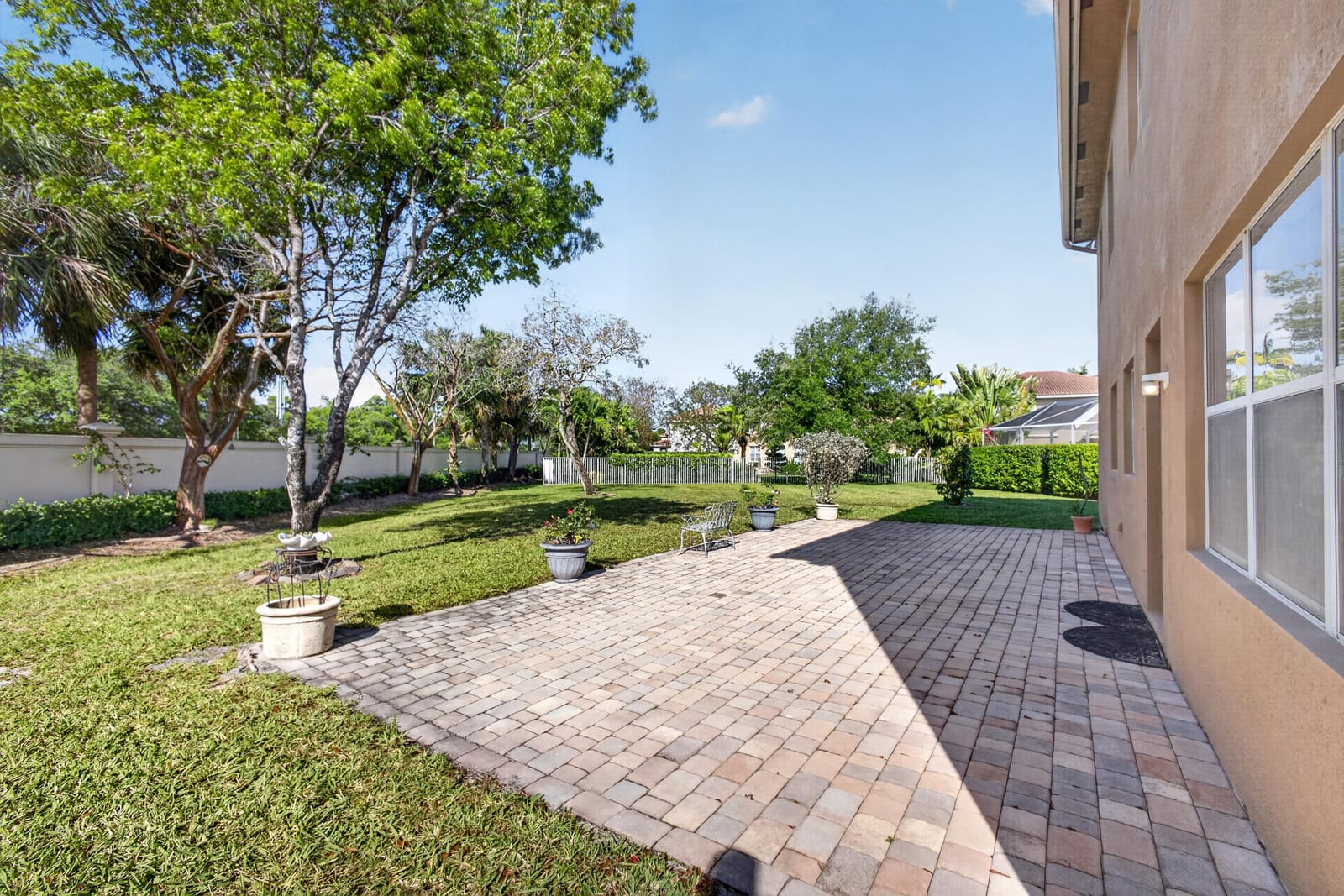 659 Cresta Circle, West Palm Beach, FL 33413 photo 4