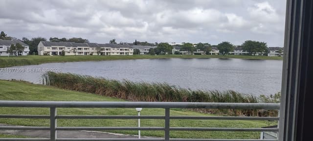 3437 NW 44th Street 206, sold in Summer Lake, Lauderdale Lakes, FL