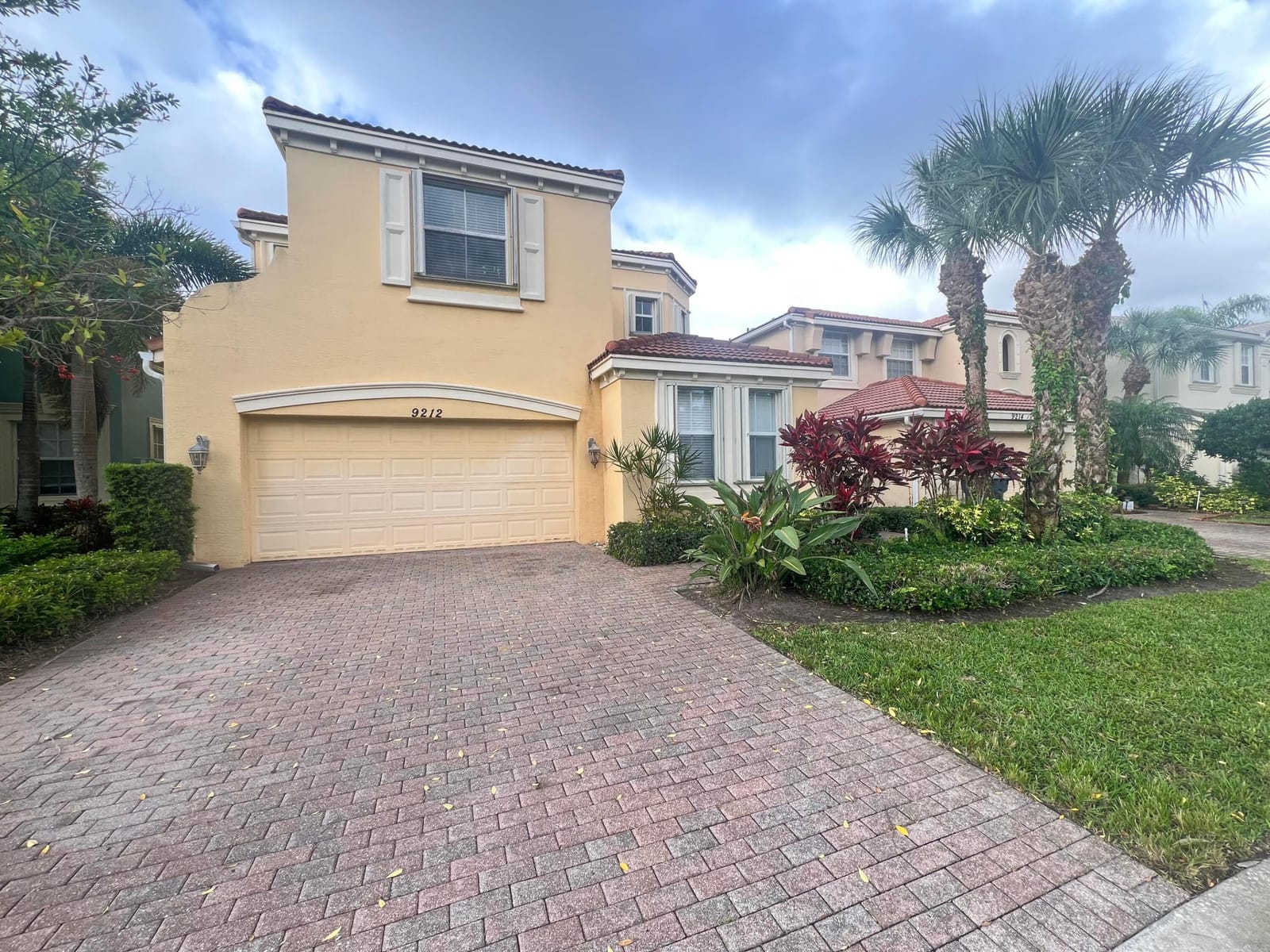 9212 Dupont Place, Wellington, FL 33414