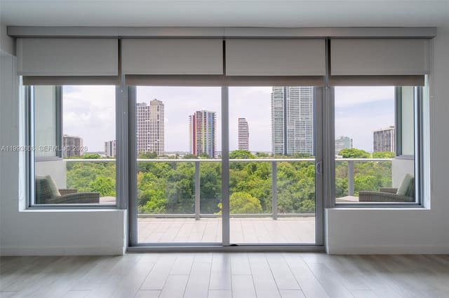 1600 SW 1st Avenue 711, sold in Le Parc At Brickell Condo, Miami, FL