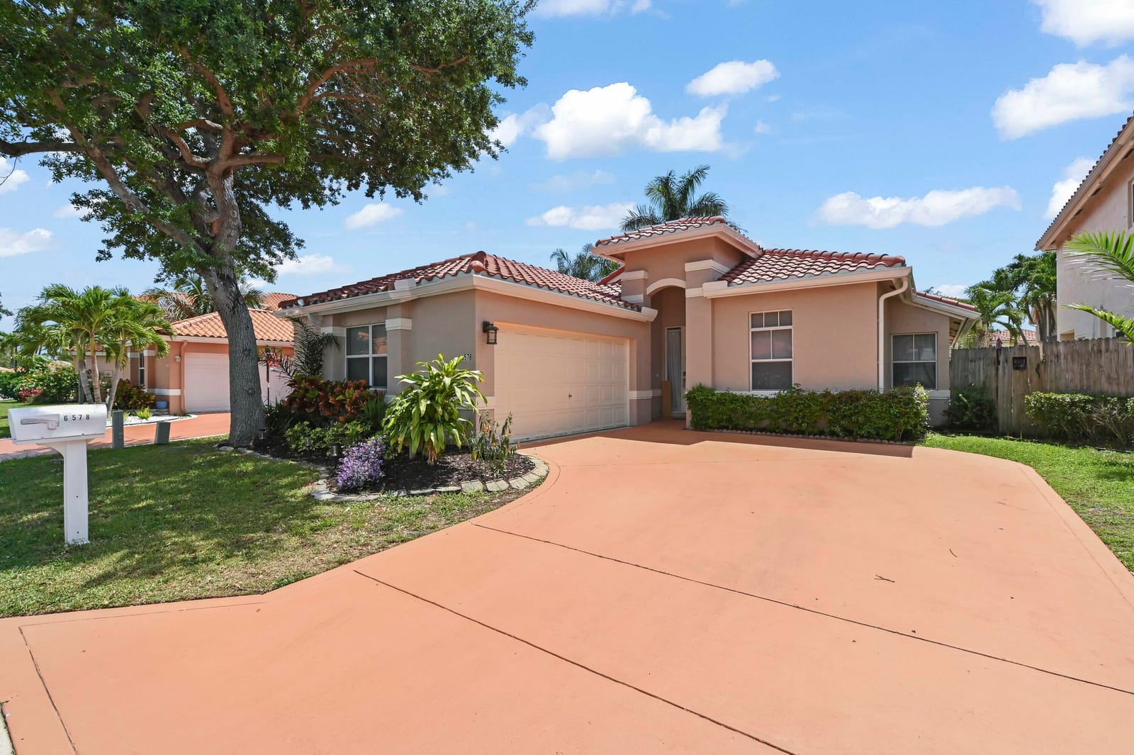 3 bedroom home for sale at 6578 Geneva, Lake Worth, FL 33467 — $489,900