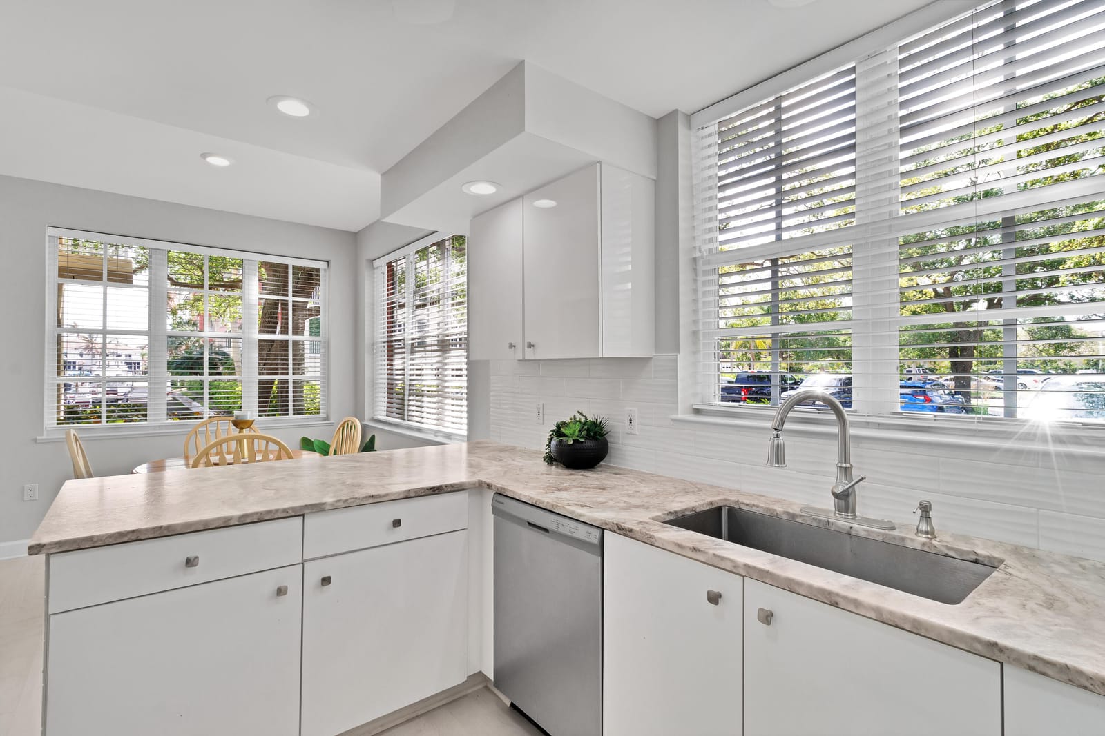 5520 N Harbor Village Drive 105 — photo 11