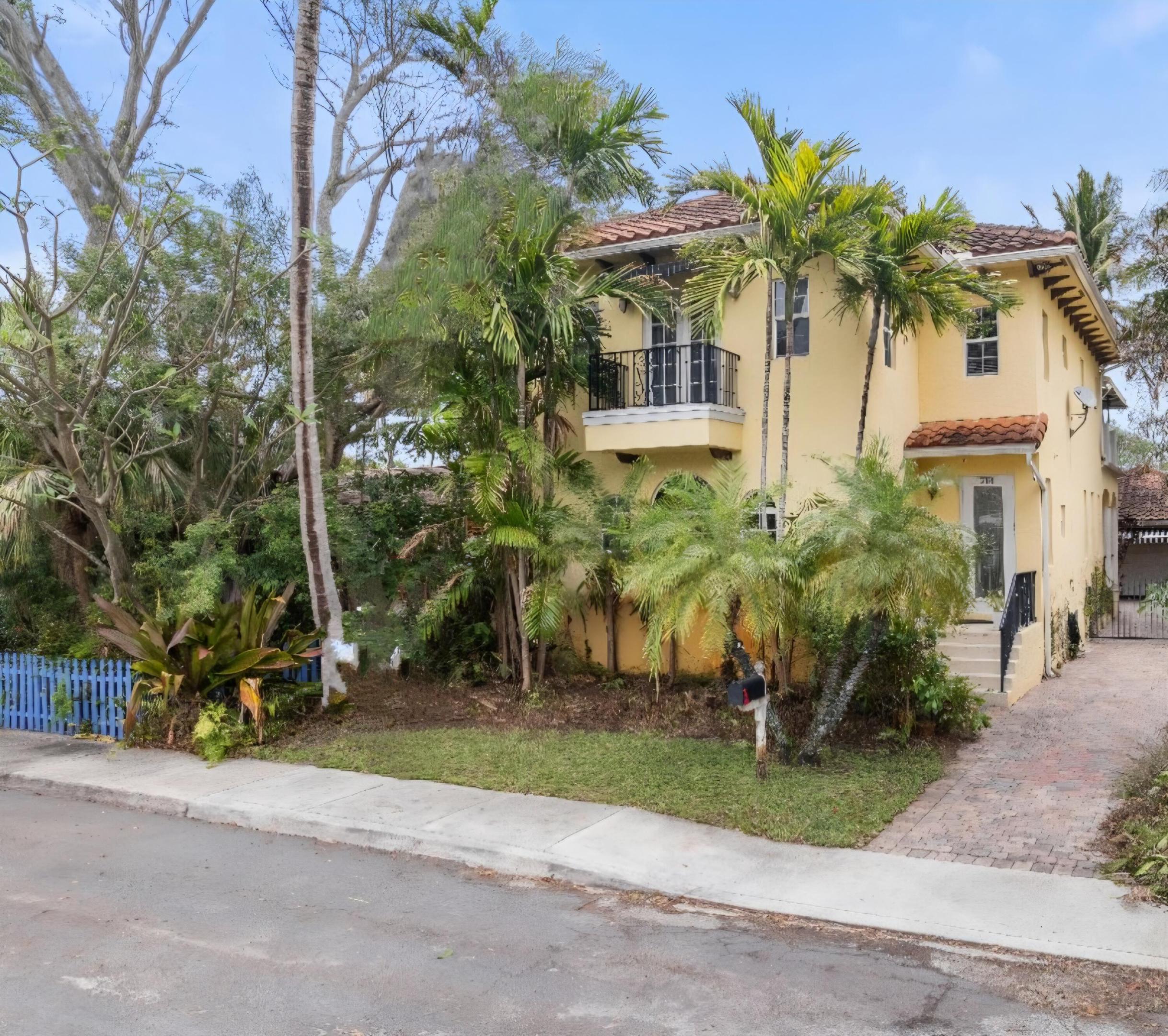 218 N Palmway, Lake Worth Beach, FL 33460, Lake Worth Beach