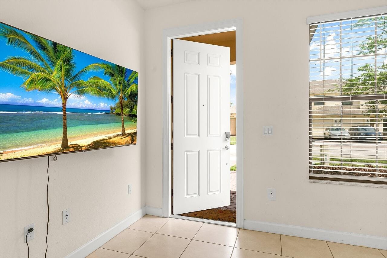 10156 W Villa Circle, Vero Beach, FL 32966 photo 12
