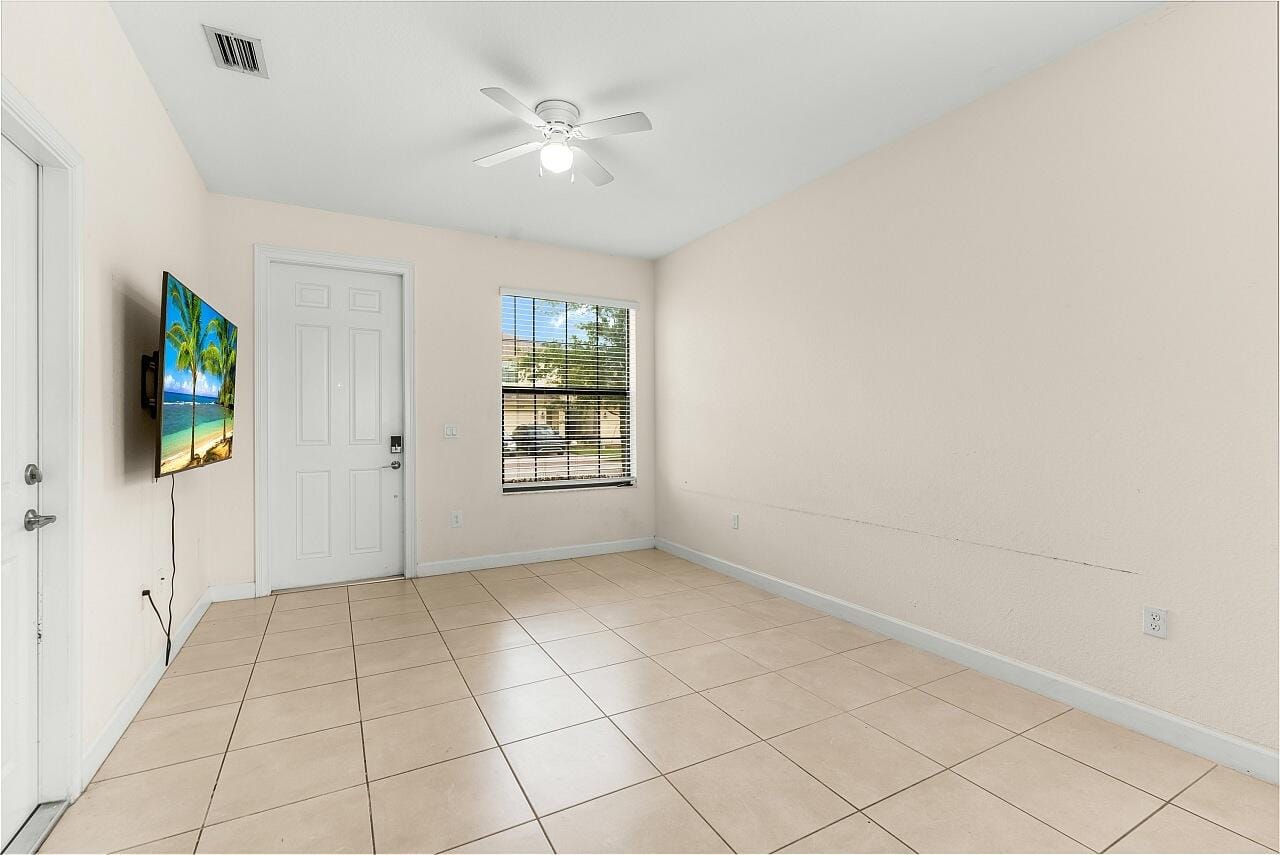 10156 W Villa Circle, Vero Beach, FL 32966 photo 16