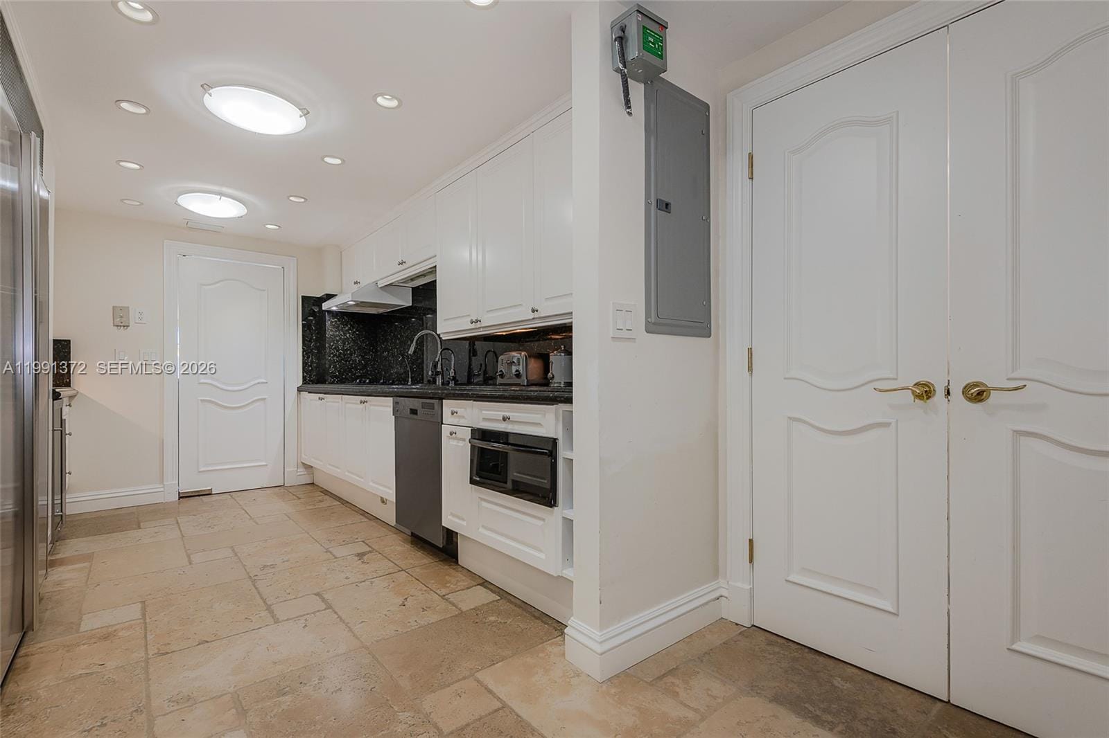 600 Grapetree Drive 9GN, Key Biscayne, FL 33149 photo 13