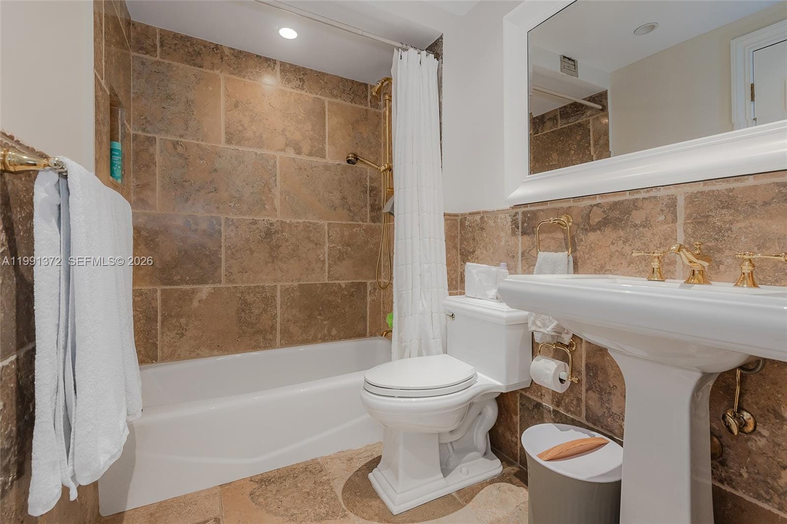 600 Grapetree Drive 9GN, Key Biscayne, FL 33149 photo 25
